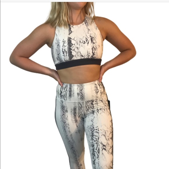 Snake Print Leggings - Picture 3 of 7